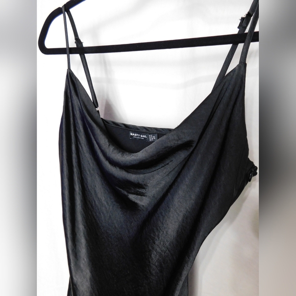 NWOT Nasty Gal Satin Cowl Neck Mini Dress Size 4 in Black - Picture 5 of 6